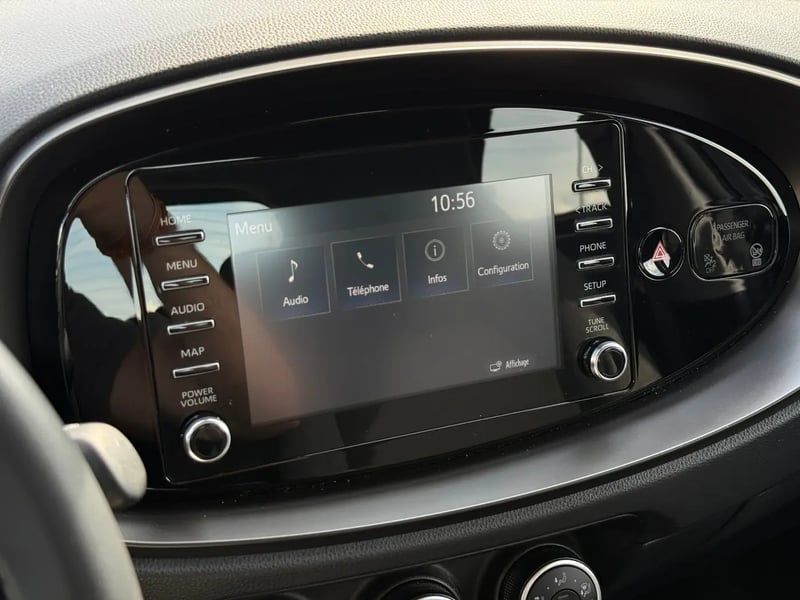 Photo de la voiture TOYOTA AYGO X 1.0 VVT-i 72 S-CVT Dynamic
