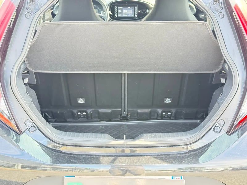 Photo de la voiture TOYOTA AYGO X 1.0 VVT-i 72 S-CVT Dynamic