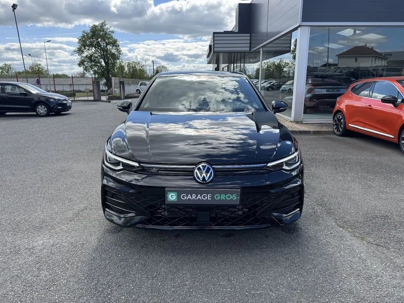 Photo de la voiture VOLKSWAGEN GOLF 1.5 eTSI EVO2 150 DSG7 R-Line Edition