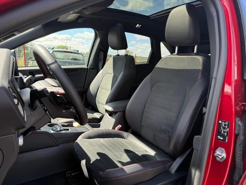 Photo de la voiture FORD KUGA 2.0 TDCi 120 S&S 4x2 Powershift ST-Line