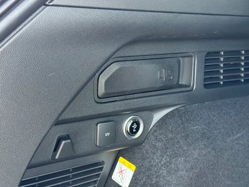 Photo de la voiture FORD KUGA 2.0 TDCi 120 S&S 4x2 Powershift ST-Line