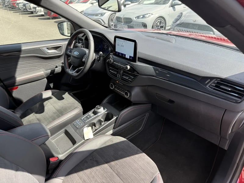 Photo de la voiture FORD KUGA 2.0 TDCi 120 S&S 4x2 Powershift ST-Line