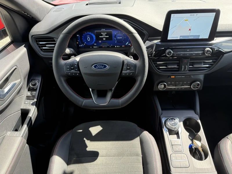 Photo de la voiture FORD KUGA 2.0 TDCi 120 S&S 4x2 Powershift ST-Line