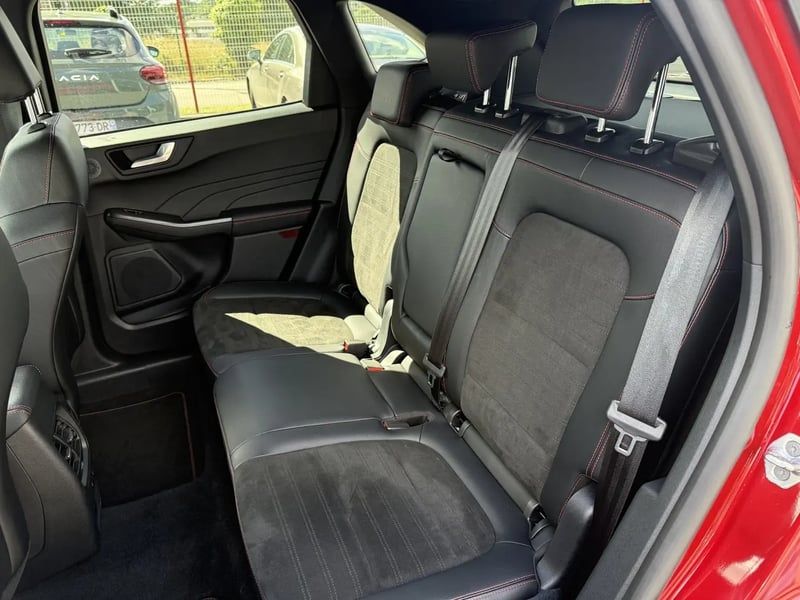 Photo de la voiture FORD KUGA 2.0 TDCi 120 S&S 4x2 Powershift ST-Line