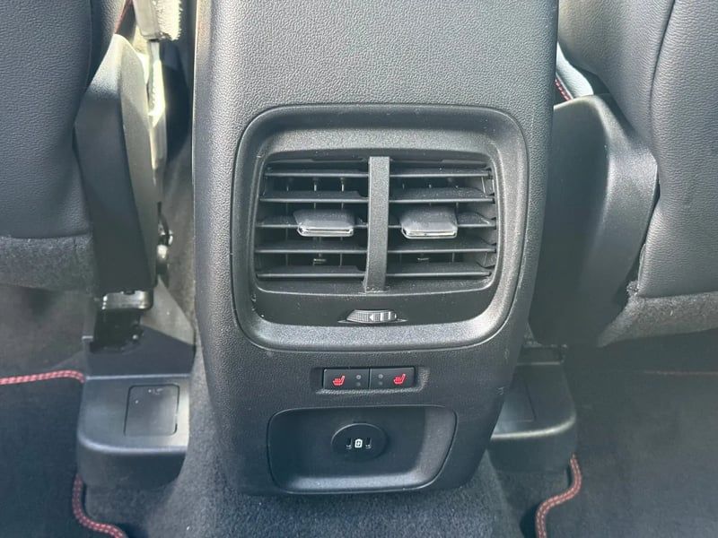 Photo de la voiture FORD KUGA 2.0 TDCi 120 S&S 4x2 Powershift ST-Line