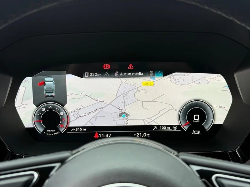 Photo de la voiture AUDI A3 BERLINE 30 TFSI 110