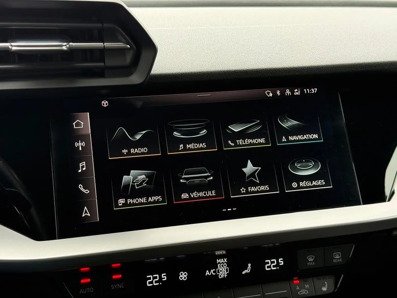 Photo de la voiture AUDI A3 BERLINE 30 TFSI 110