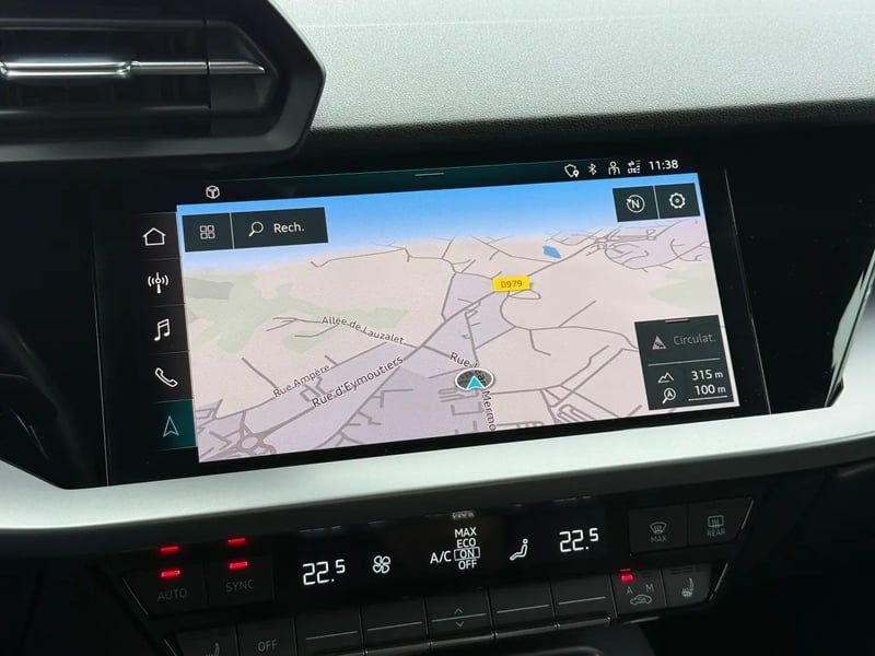 Photo de la voiture AUDI A3 BERLINE 30 TFSI 110