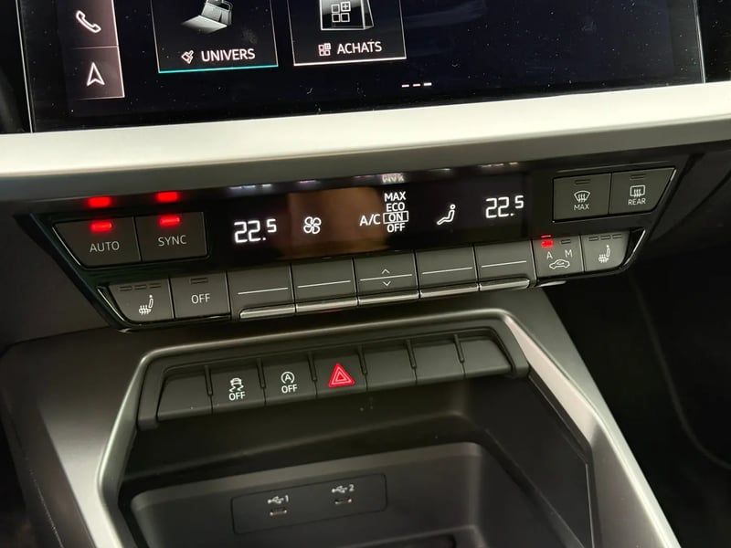 Photo de la voiture AUDI A3 BERLINE 30 TFSI 110