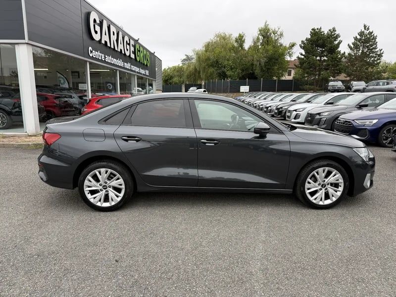 Photo de la voiture AUDI A3 BERLINE 30 TFSI 110