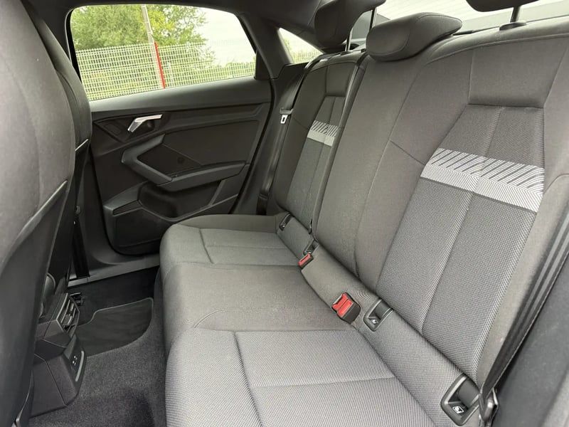 Photo de la voiture AUDI A3 BERLINE 30 TFSI 110