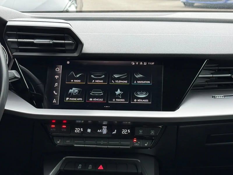 Photo de la voiture AUDI A3 BERLINE 30 TFSI 110