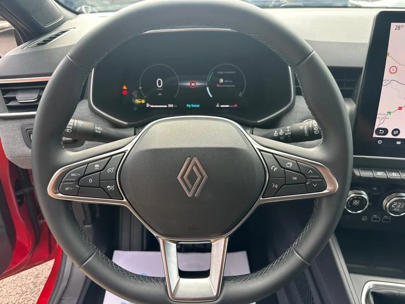 Photo de la voiture RENAULT CLIO V Eco-G 100 ch GSR2 Techno