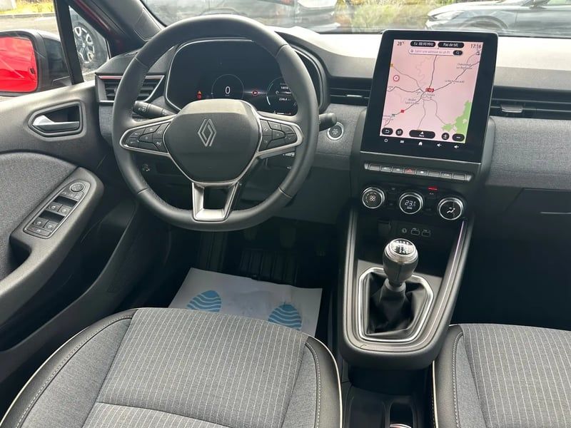 Photo de la voiture RENAULT CLIO V Eco-G 100 ch GSR2 Techno