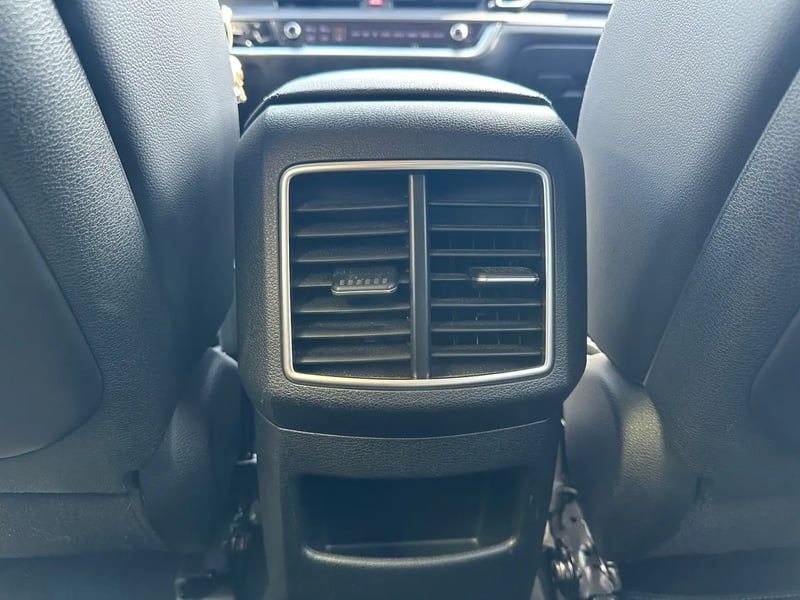 Photo de la voiture KIA SPORTAGE 1.6 T-GDi 150ch MHEV DCT7 4x2 Design