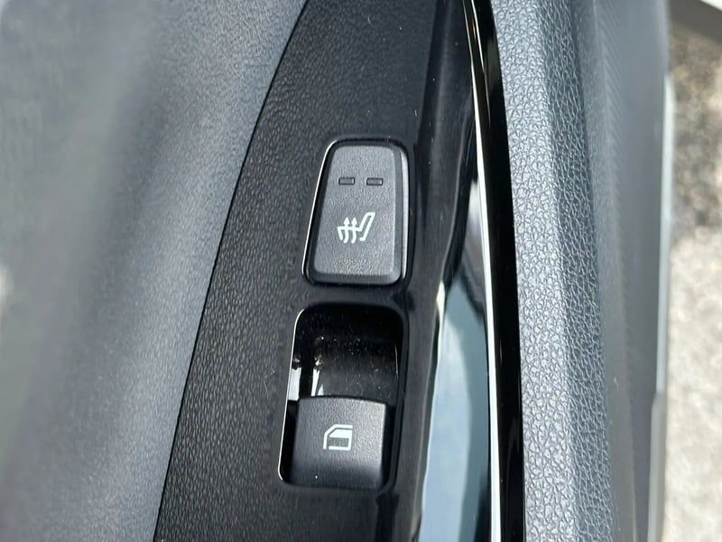 Photo de la voiture KIA SPORTAGE 1.6 T-GDi 150ch MHEV DCT7 4x2 Design