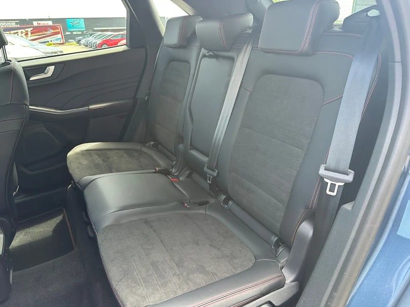 Photo de la voiture FORD KUGA 2.0 TDCi 120 S&S 4x2 Powershift ST-Line