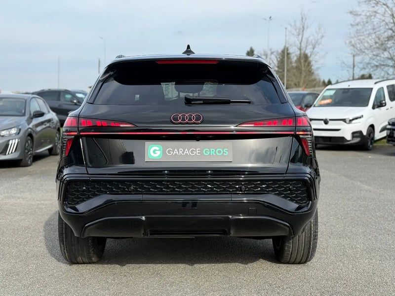 Photo de la voiture AUDI Q3 DIESEL TDI 150 ch S tronic 7 S line