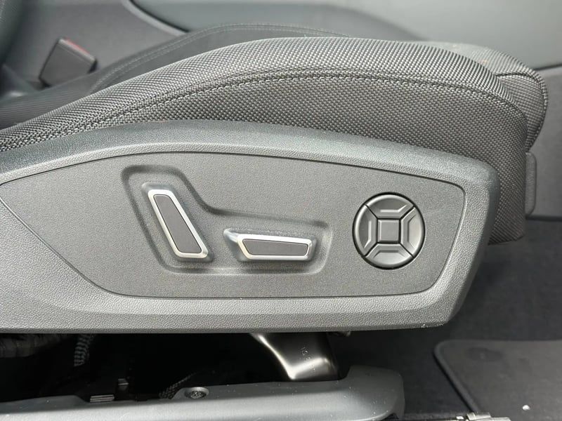 Photo de la voiture AUDI Q3 DIESEL TDI 150 ch S tronic 7 S line