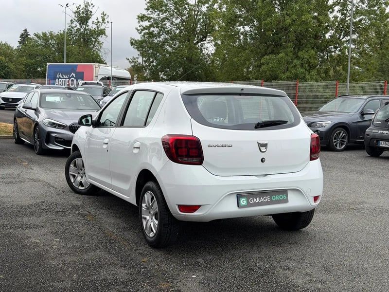 Photo de la voiture DACIA SANDERO TCe 90 Laureate