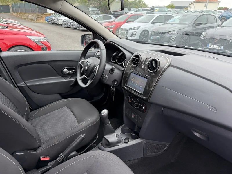 Photo de la voiture DACIA SANDERO TCe 90 Laureate