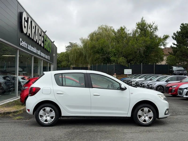 Photo de la voiture DACIA SANDERO TCe 90 Laureate