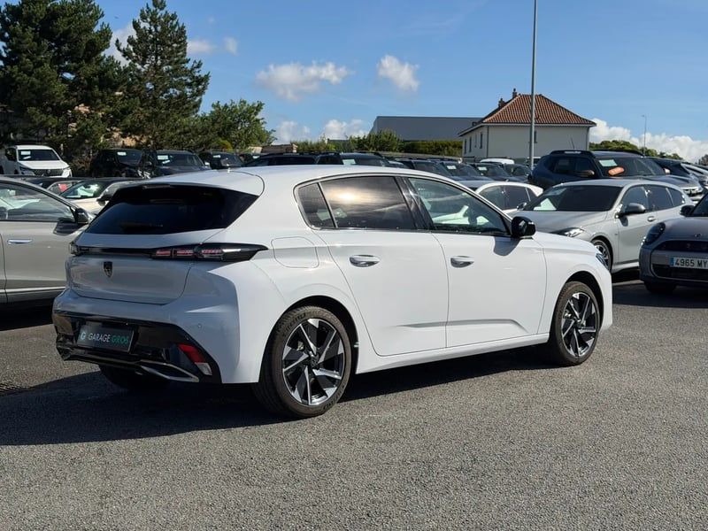 Photo de la voiture PEUGEOT 308 Hybrid 145 e-DCS6 Allure