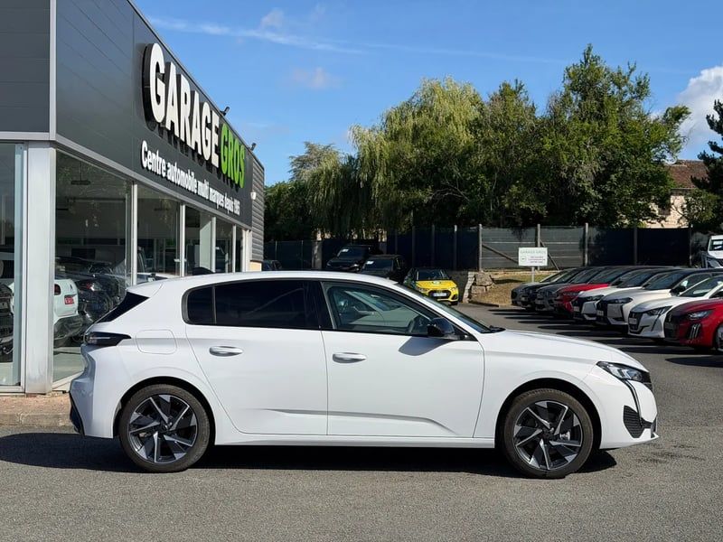 Photo de la voiture PEUGEOT 308 Hybrid 145 e-DCS6 Allure