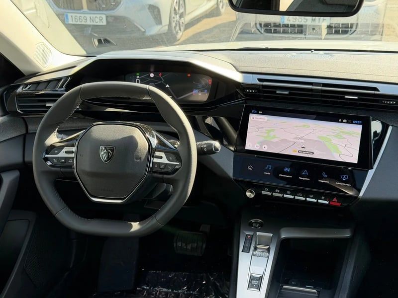 Photo de la voiture PEUGEOT 308 Hybrid 145 e-DCS6 Allure