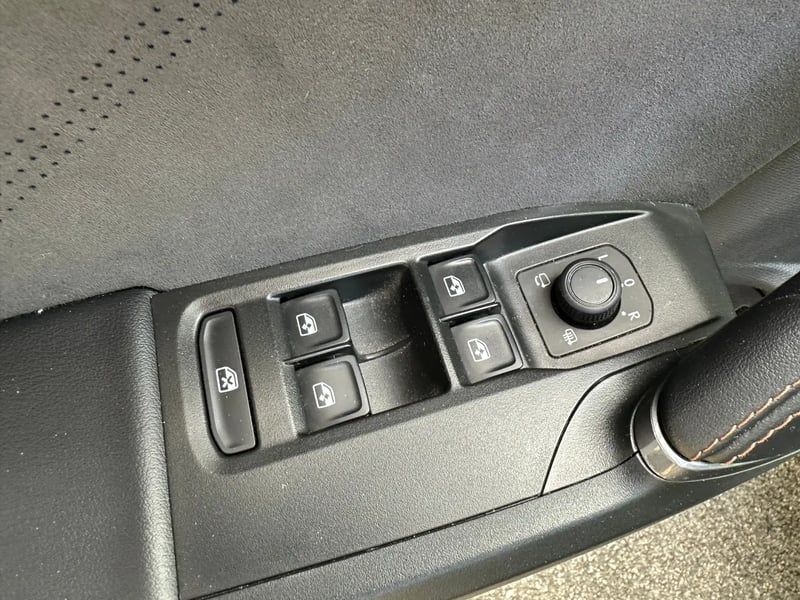 Photo de la voiture CUPRA FORMENTOR 1.5 eTSI Hybrid 150 ch DSG7 V