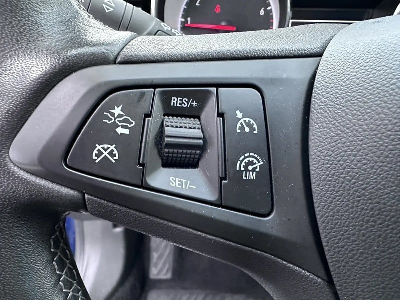 Photo de la voiture OPEL ASTRA 1.2 Turbo 145 ch BVM6 Elegance GPS- 5P