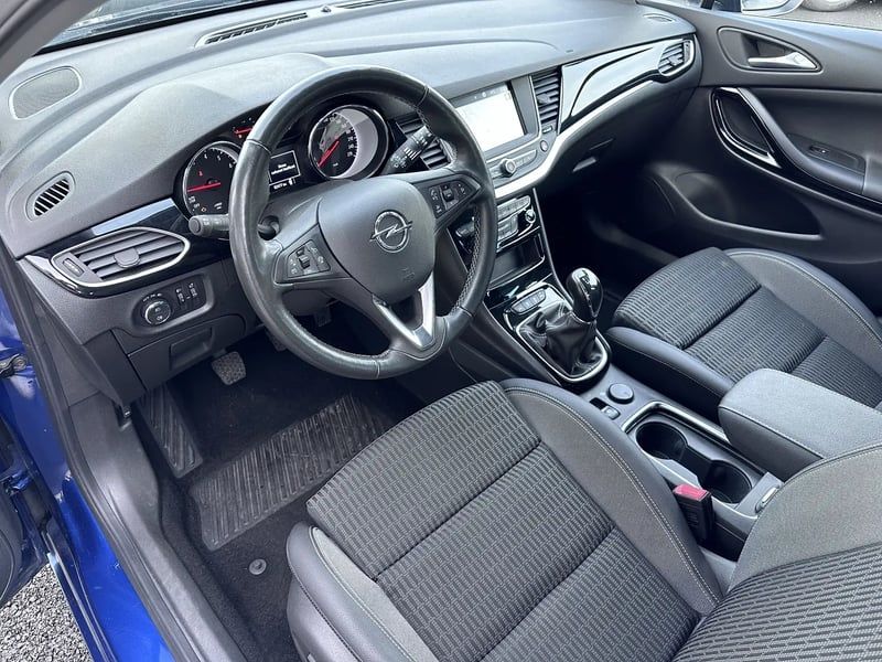Photo de la voiture OPEL ASTRA 1.2 Turbo 145 ch BVM6 Elegance GPS- 5P