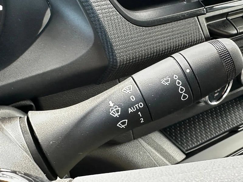 Photo de la voiture NISSAN TOWNSTAR FOURGON ELECTRIQUE EV FOURGON L1 45KWH CHARGEUR 22KW GSR2B ACENTA