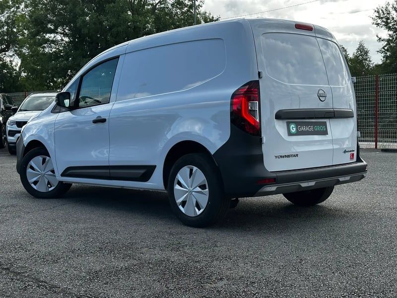 Photo de la voiture NISSAN TOWNSTAR FOURGON ELECTRIQUE EV FOURGON L1 45KWH CHARGEUR 22KW GSR2B ACENTA