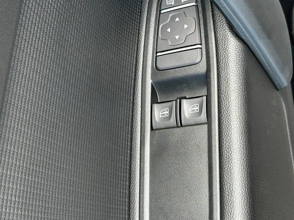 Photo de la voiture NISSAN TOWNSTAR FOURGON ELECTRIQUE EV FOURGON L1 45KWH CHARGEUR 22KW GSR2B ACENTA