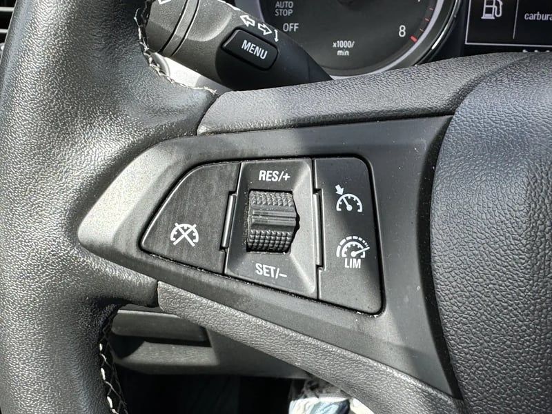 Photo de la voiture OPEL ASTRA SPORTS TOURER 1.2 Turbo 110 ch BVM6 Edition Business