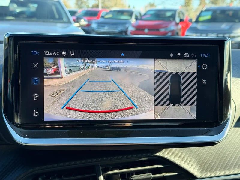 Photo de la voiture PEUGEOT 2008 PureTech 130 S&S EAT8 Allure