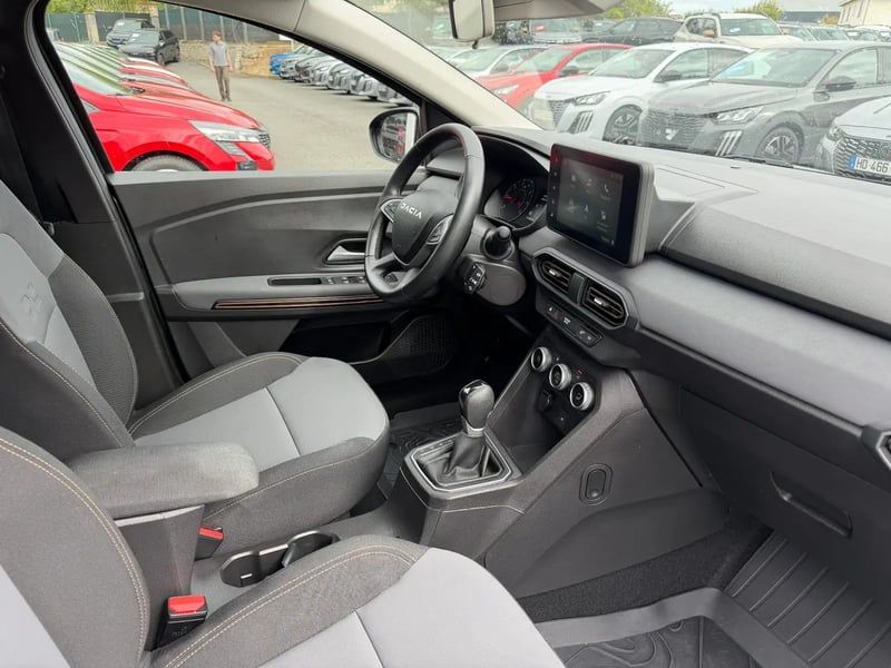 Photo de la voiture DACIA SANDERO TCe 90 CVT GSR2 Stepway Extreme