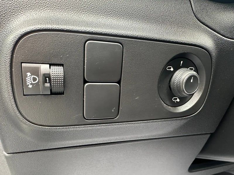 Photo de la voiture CITROEN C3 PureTech 83 S&S BVM5 Shine