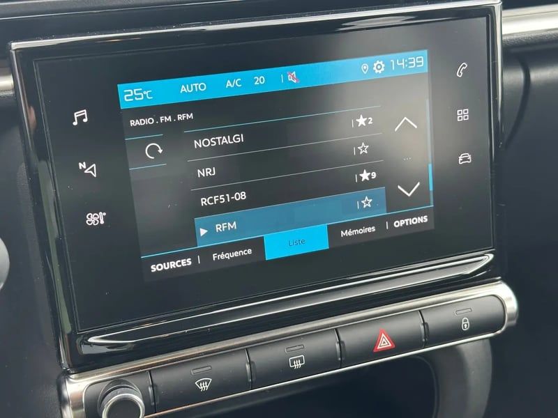 Photo de la voiture CITROEN C3 PureTech 83 S&S BVM5 Shine
