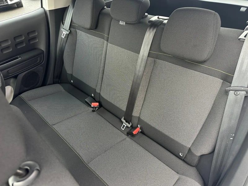 Photo de la voiture CITROEN C3 PureTech 83 S&S BVM5 Shine