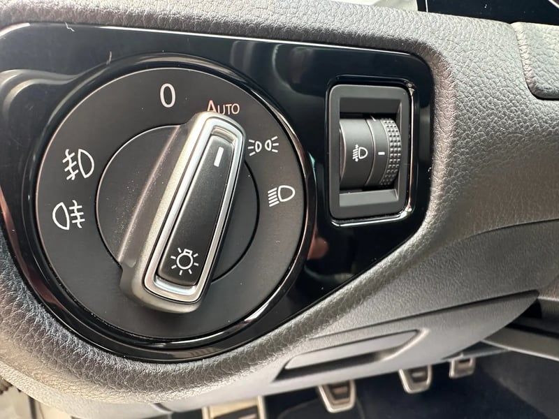 Photo de la voiture VOLKSWAGEN GOLF 1.2 TSI 110 BlueMotion Technology Allstar