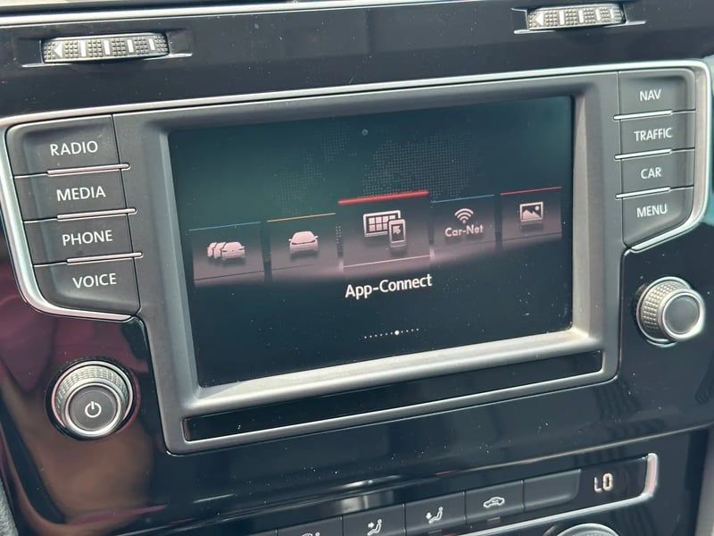 Photo de la voiture VOLKSWAGEN GOLF 1.2 TSI 110 BlueMotion Technology Allstar