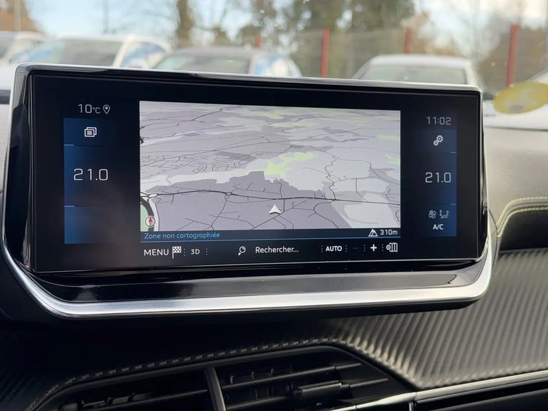 Photo de la voiture PEUGEOT 2008 BlueHDi 130 S&S EAT8 GT Line