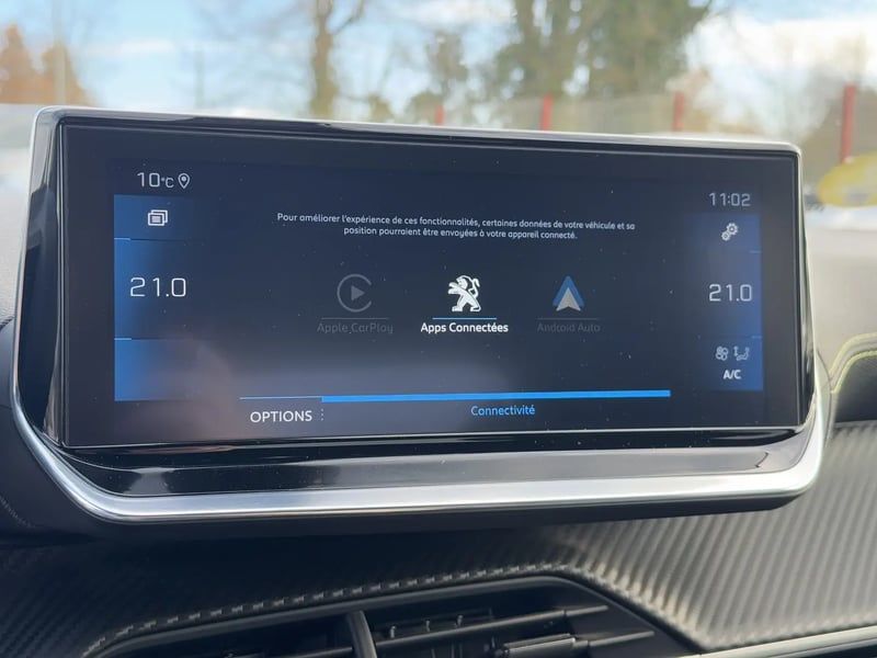 Photo de la voiture PEUGEOT 2008 BlueHDi 130 S&S EAT8 GT Line