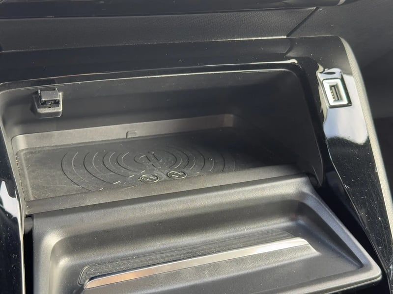 Photo de la voiture PEUGEOT 2008 BlueHDi 130 S&S EAT8 GT Line