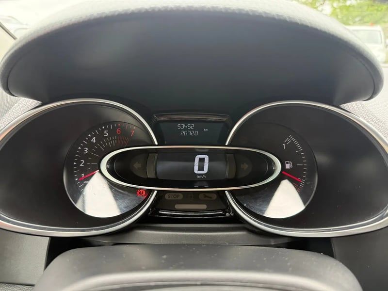 Photo de la voiture RENAULT CLIO IV TCe 90 E6C Intens