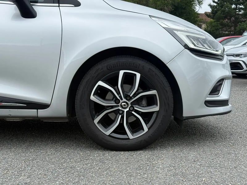 Photo de la voiture RENAULT CLIO IV TCe 90 E6C Intens