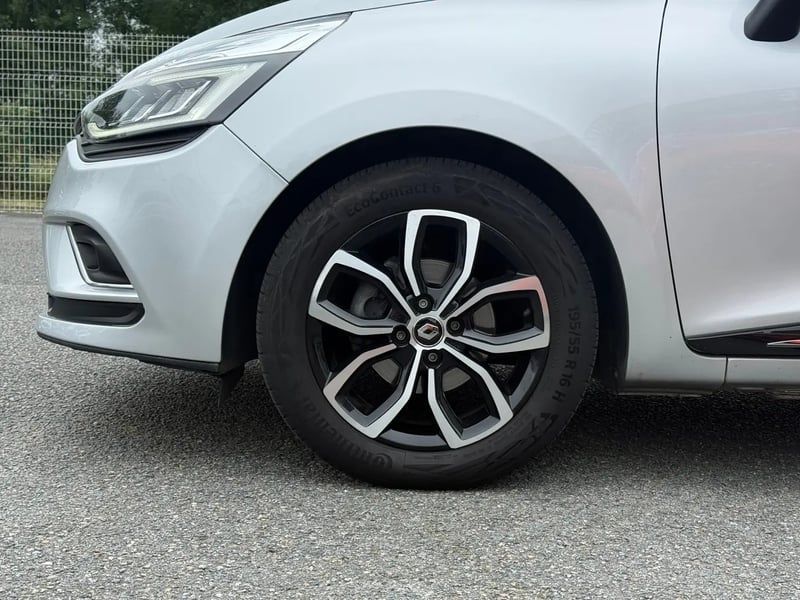 Photo de la voiture RENAULT CLIO IV TCe 90 E6C Intens