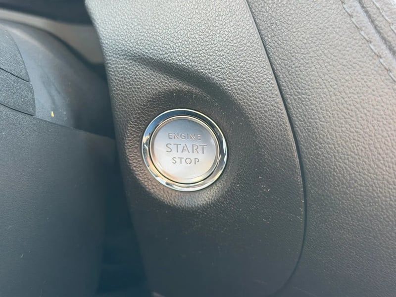 Photo de la voiture OPEL GRANDLAND X BUSINESS 1.5 Diesel 130 ch BVA6 Innovation Business